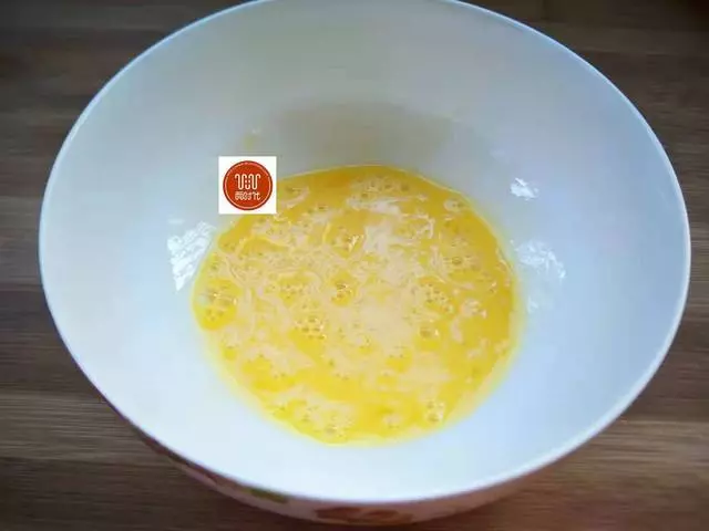1個雞蛋1把花生,做個小零食,1口1個特別香,做法還簡單!