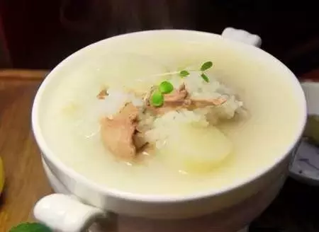 睡前這樣躺10分鐘,等於跑步1小時,小腹平了、腰細了