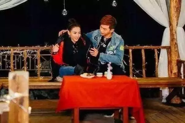 張柏芝被曝與小9歲的小鮮肉下個月結婚,王菲的5個字暴露人品