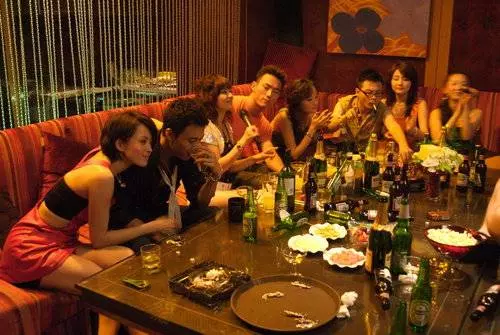 酒店小姐女神只陪酒不賣身,出獄大哥硬上她被告!