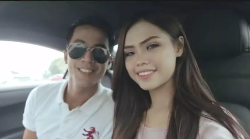 新加坡藝人幽會遭揭發,坐月妻子被他毆打進醫院!