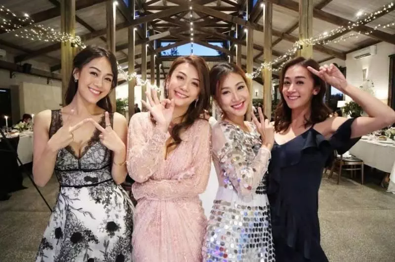 【索爆四姐妹曝光】心穎BB三姐出嫁,馬國明緊抱女友「一家親」