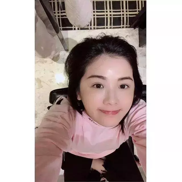 40歲徐子珊近照狀態超好,素顏比葉璇還漂亮,看起來最多二十幾歲