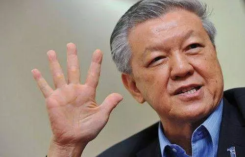 蔡細歷爆馬華總資產 將多個【億】!難怪有將多人要爭!~~
