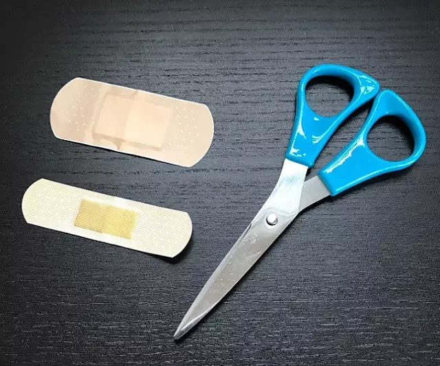 OK繃「一輩子都貼錯」?日網友分享「完全密合神技」簡單實用讓網友推爆!