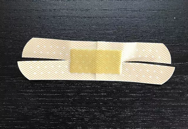 OK繃「一輩子都貼錯」?日網友分享「完全密合神技」簡單實用讓網友推爆!