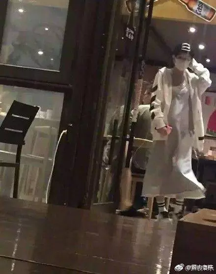 趙麗穎近照曝光,肚子大到瞞不住?網友:感謝陳曉不娶之恩