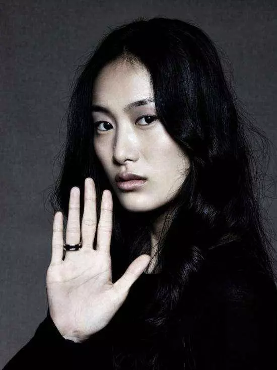 陳冠希的全家福曝光,終於知道什麼樣的女人才能收服浪子了