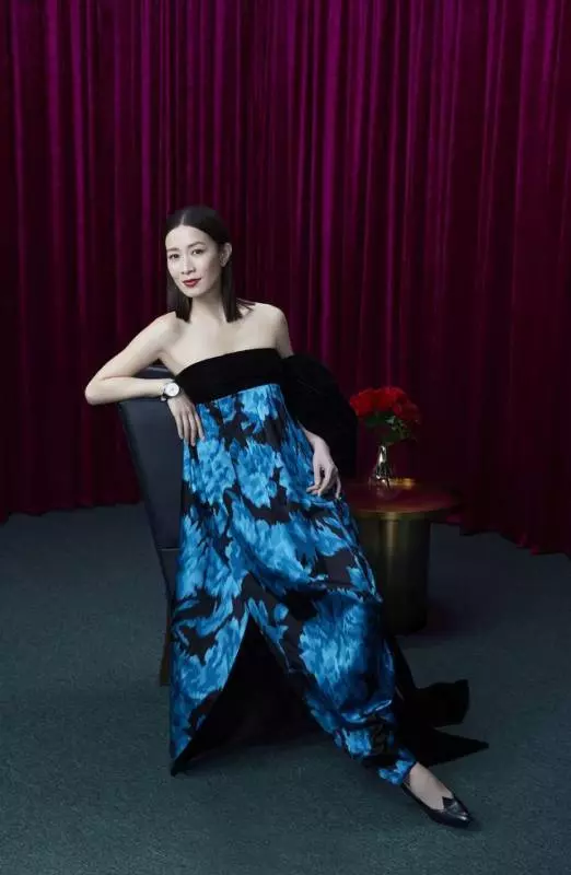 佘詩曼和LadyGaga來了場跨國撞衫!一個嫵媚一個有氣場,真時髦~