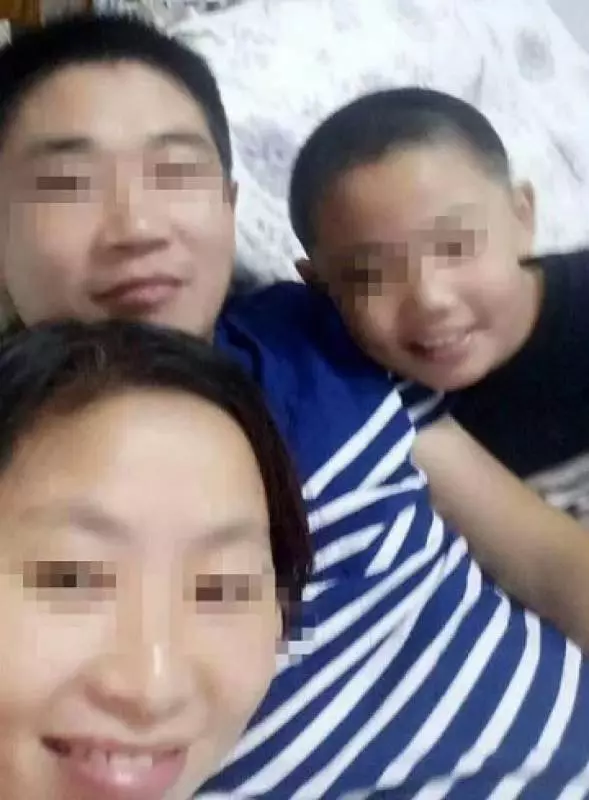 9歲童弄丟手機,遭母捆綁毒打5小時致死
