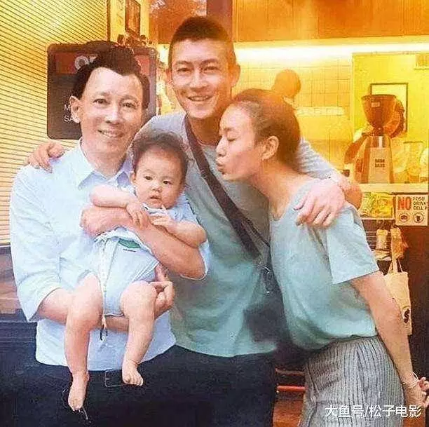 陳冠希帶妻女為父慶生,父親帥氣姐姐妖艷美麗,網友:基因太強大