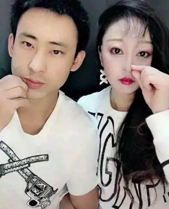 相差17歲的姊弟戀在網路爆紅!卸妝後模樣教會了世人「化妝」的重要性!