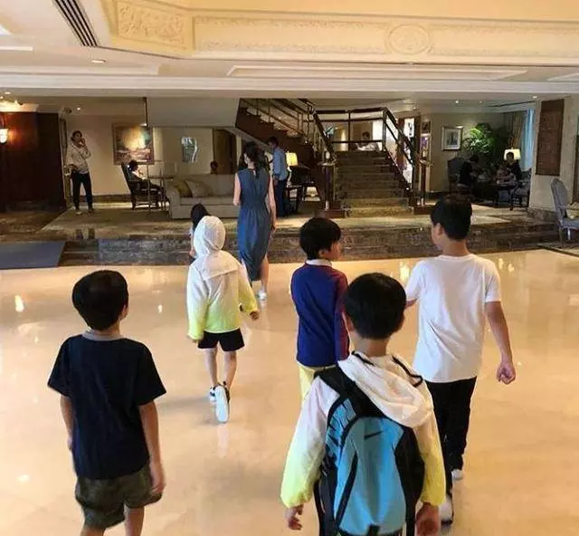 李澤楷26歲女友和梁洛施較勁?比梁洛施好太多,就是氣質沒她好~