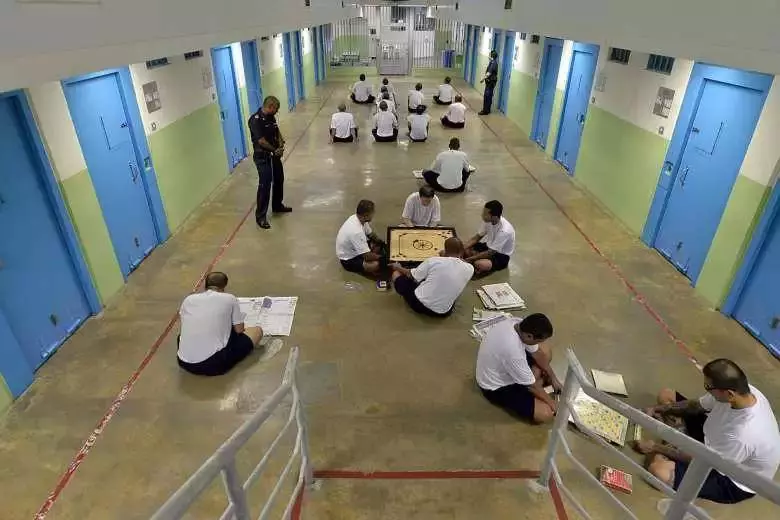 揭秘新加坡監獄生活,從「罪犯」的衣食住行上廁所開始!