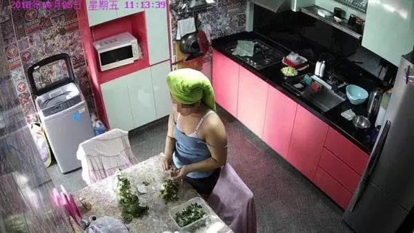【勁爆新聞】女僱主分娩「女傭變樣」替男僱主按摩