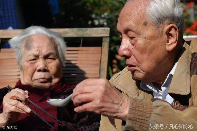 人到老年,「夫妻和」8忌8要8戒8技,轉發給朋友們都看看!