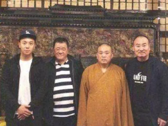 連向華強都不敢惹,也是王寶強前輩,釋小龍的深厚背景終於曝光! -