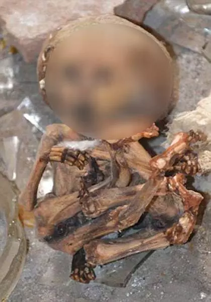 10男半夜路旁神秘棄棺材,地點隱秘陰森當年藏幹嬰屍!!!