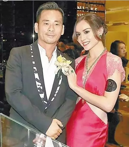為富商3年生3子,有著魔鬼般的"火辣身材",逼宮原配卻至今無名分