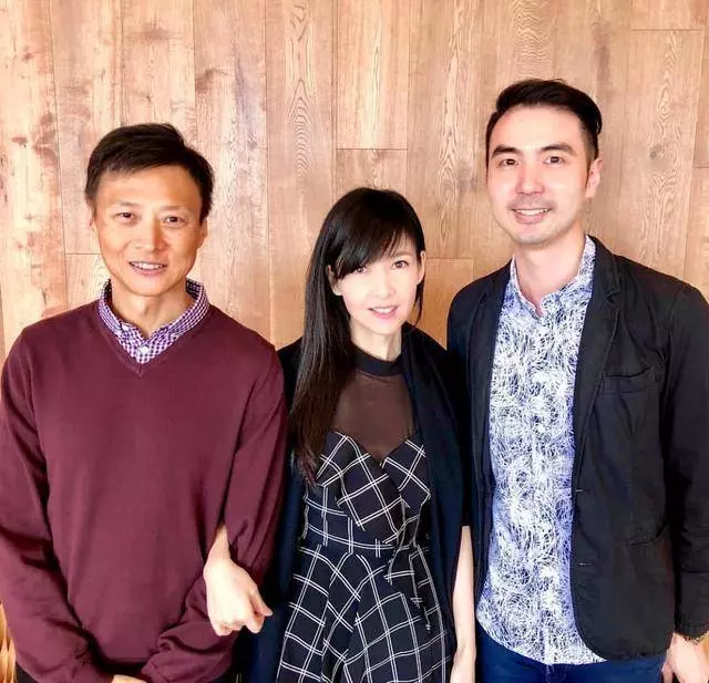 周慧敏與丈夫罕見同框,50歲女神美貌不變,倪震卻老得不敢認