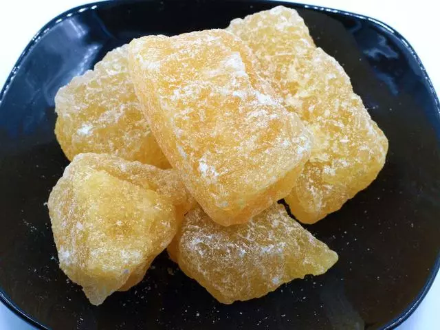 白色冰糖好還是黃色冰糖好?看完恍然大悟,以前都買錯了