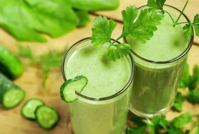 睡前喝一杯「一整晚都在燃脂」 10種減肥飲品幫助大家輕鬆瘦 ~