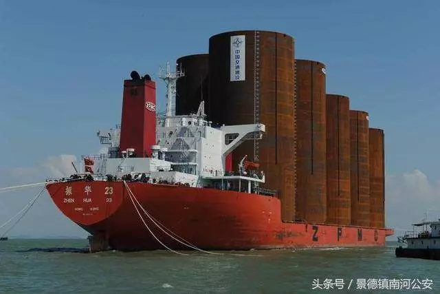120個巨型鋼圓桶扎進深海,港珠澳大橋人工島這樣建成