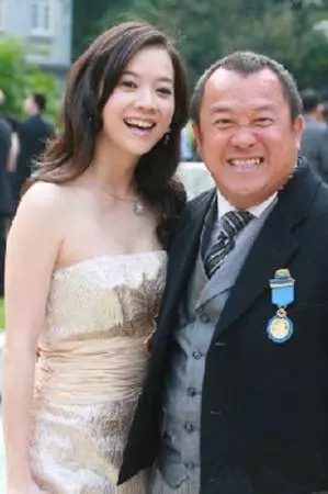 馬德鍾和兒子合影像兄弟,可惜苗僑偉兒子沒遺傳到他老爸的帥