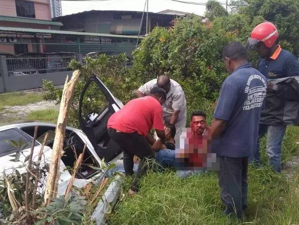 槍手7槍射座駕索命!健身中心業者連人帶車撞入大溝!大難不死!