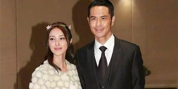 49歲影帝娶22歲港姐,女方身家十幾億,岳父吐槽:這樣我很虧