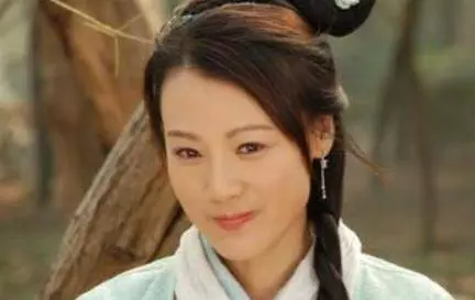 【新加坡】曾是最美「何仙姑」,欠債30萬破產,男友養私生子,如今卻很幸福 !
