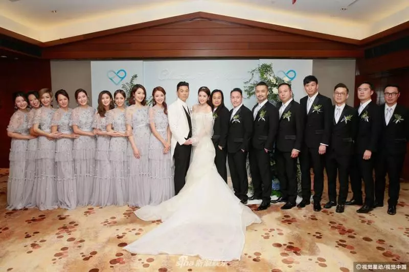 李亞男挺六個月孕肚參加百萬婚禮,新娘"身材豐滿"迷人一臉旺夫相
