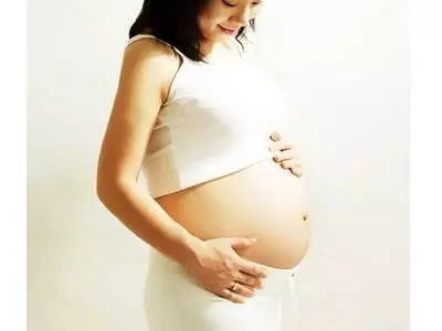 【媽媽真的太偉大了!】大馬辣媽爆「剖腹產」後需要『打超過20支針』!打到雙腿都是瘀青~