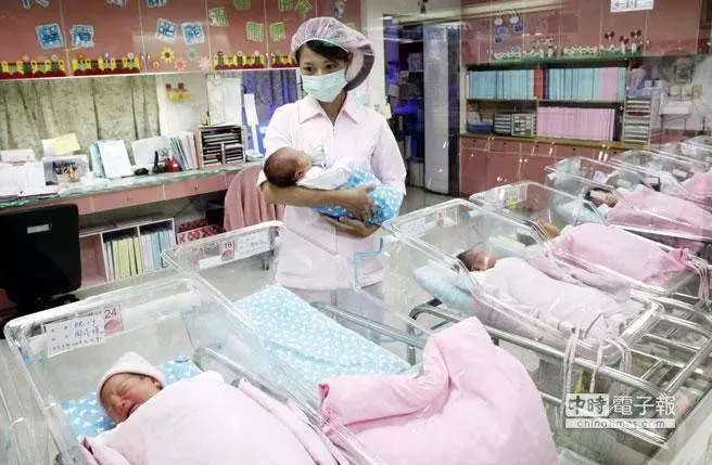 【媽媽真的太偉大了!】大馬辣媽爆「剖腹產」後需要『打超過20支針』!打到雙腿都是瘀青~