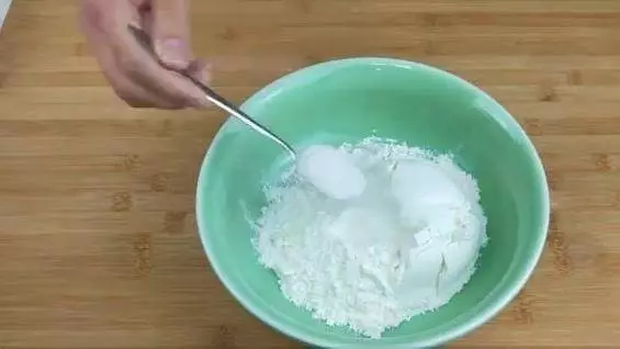 只需一碗麵粉,一粒雞蛋,教你做不加防腐劑的芝麻條,非常香甜酥脆,孩子都很愛吃的零食!