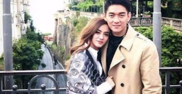 慘烈!印尼海嘯衝垮演唱會舞台,歌手、觀眾被大浪捲走!
