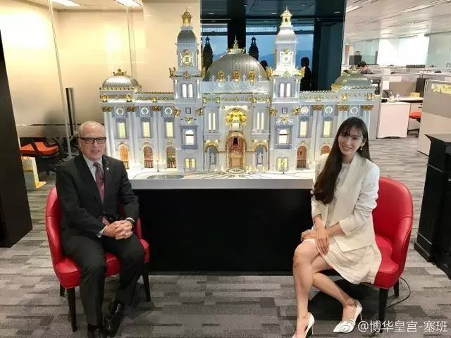 新歡為李澤楷花百萬整容,舊愛洛施手瘦成皮包骨,令人心酸!