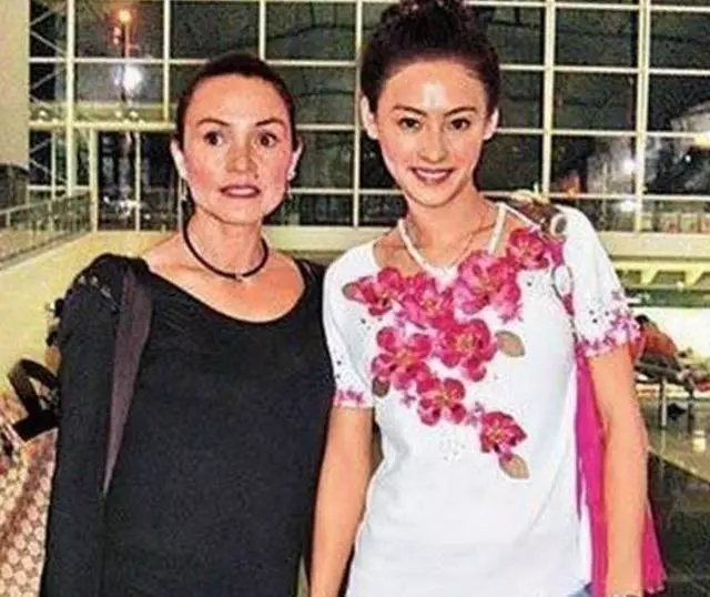 舒淇罕見曬與母親合照,這告訴我們,沒有對比就沒有傷害! -