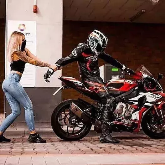 我也想低調啊,可是摩托車不允許啊