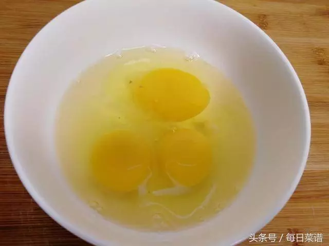2張豆皮,3個雞蛋,不用一滴油,又香又營養,2分鐘出鍋,超美味