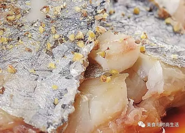 農家蒸帶魚,這樣做帶魚好吃魚不腥,味道還非常的鮮美呢!
