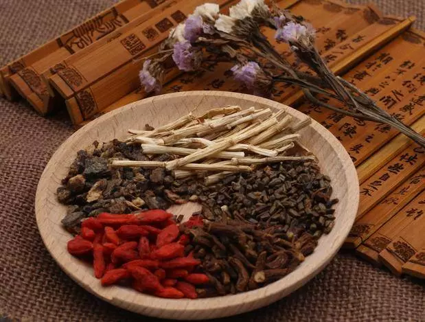 肝受損了,就要把枸杞這樣喝,堅持半個月,肝慢慢被「泡」的乾淨了許多