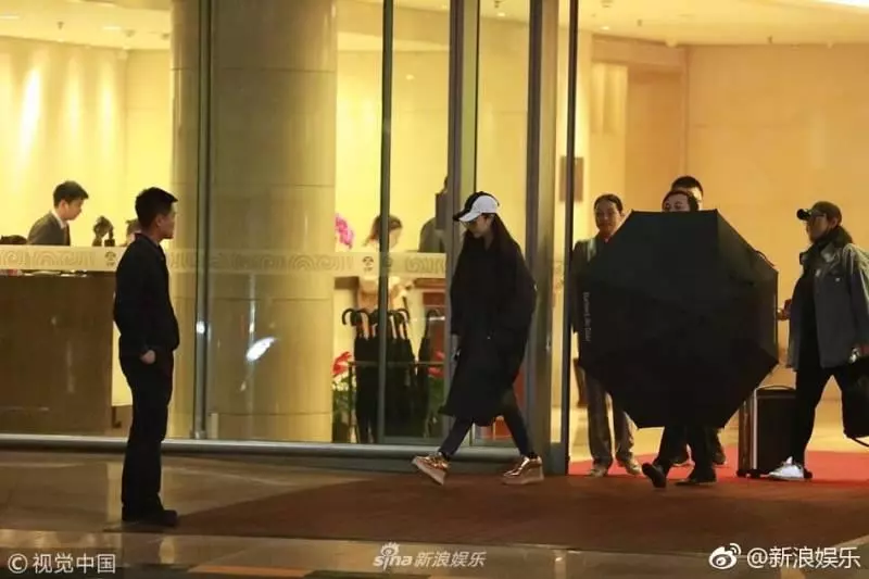 范冰冰135天後首露面,憔悴到這般,李晨近照更是瘦到脫相