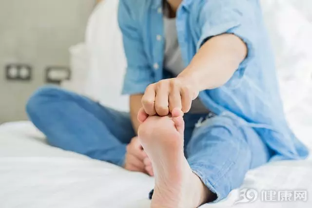 百病從寒起,寒從腳下生!腳部冰冷的人,都逃不過這些原因