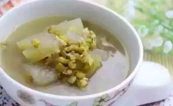 快看看自己的腳,有這三個特徵的注意了!你可能比其他人…