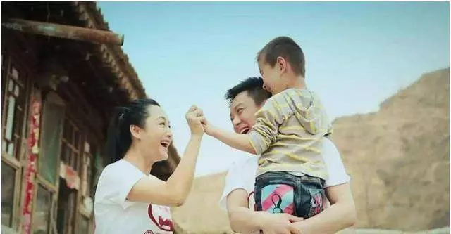 5個甘願嫁給「窮丈夫」的女明星,為了愛無怨無悔,現在依然甜蜜