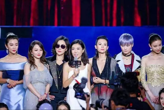 芭莎夜捐款名單:趙麗穎10萬,娜扎60萬,17歲的他捐了100多萬