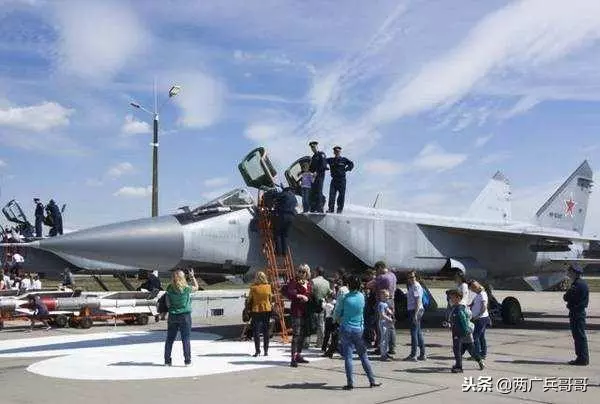 世界最快戰機來了,速度快到難以想像,F22追著打也打不著