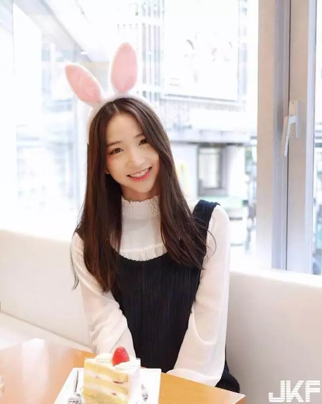 大馬電眼萌妹長相超Q,優質好歌喉「嗓音好迷人」!快來聽她的歌聲吧!【內有視頻】