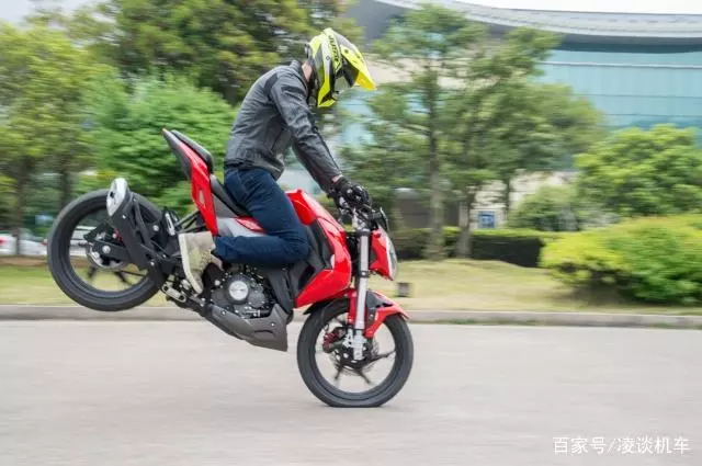 優秀的國產小排量摩托車,性能很不錯,充滿了歐洲氣息!